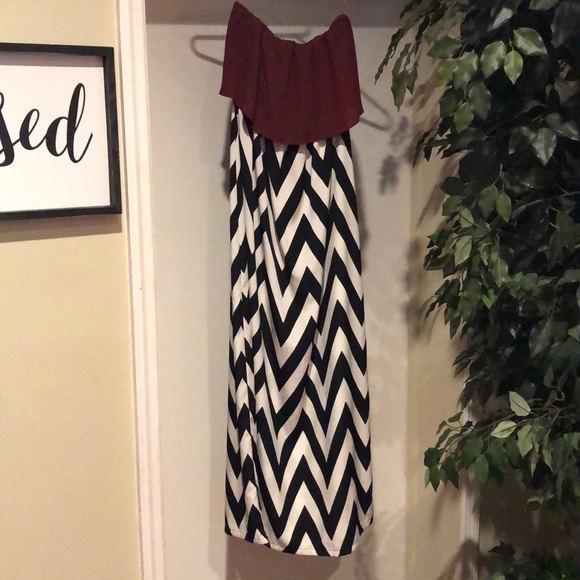 Sleeveless maxi dress - Picture 2 of 3